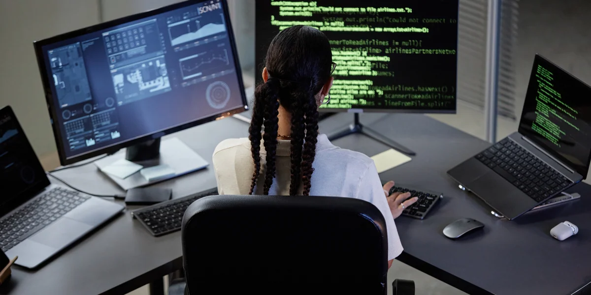 구축 이후 유지보수가 외부 전문가에 의존합니다